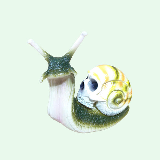 Funny Snail Garden Statues Halloween Skull Snail Decoration Resin Sculpture Decorations Novelty Gift for Desk Indoor Outdoor Yard
