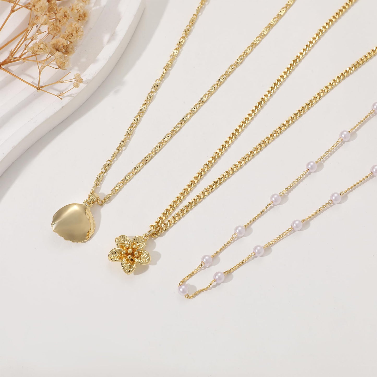 Sargetou Charm Necklaces for Women,14k Gold Plated Waterproof Dainty Choker Necklaces Summer Seashell Flower Pearl Beach Cute Cuban Paperclip Necklace Set Fashion Jewelry Gift
