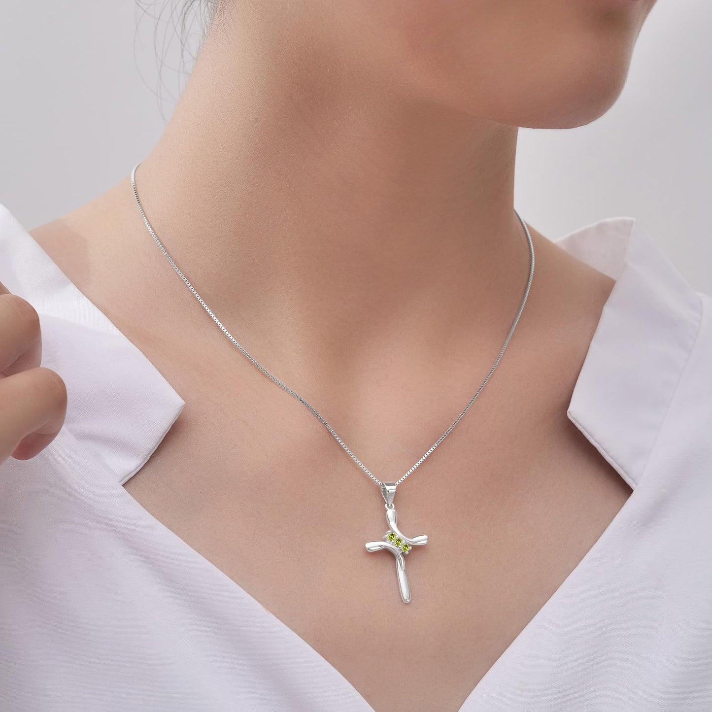 EVERU S925 Sterling Silver Cross Necklace for Women Birthstone Necklace with Cubic Zirconia 18K Gold Plated Cross Pendant Jewelry Ideal Gift Green Peridot August