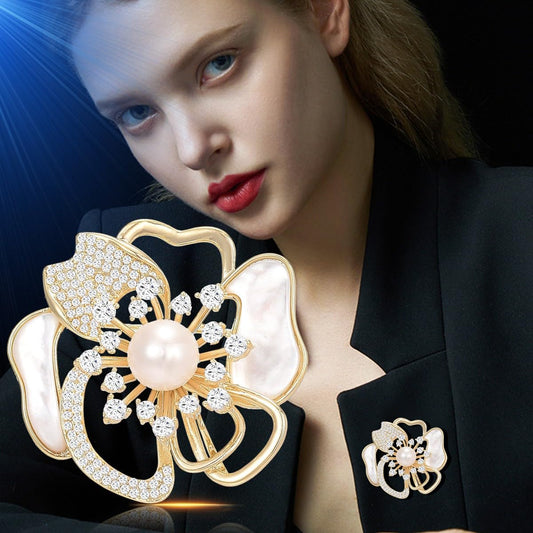 EMEGCY Gold Camellia Brooch 14K Gold Plated Camellia Flower Brooch Pin Pearl Camellia Lapel Pin Gold Flower Jewelry Dress Accessories for Women Birthday Christmas