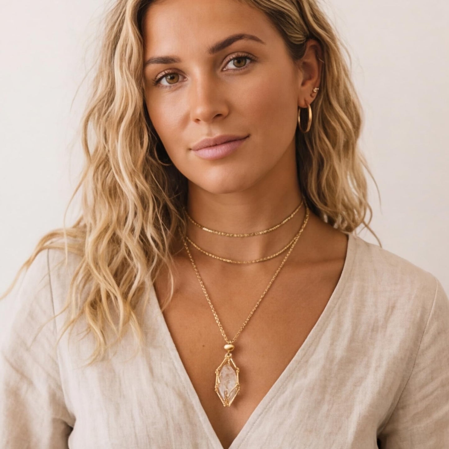 VLIEGEN Crystal Holder Necklace, Stainless Steel Cage for Stone Adjustable Natural Crystal Cage Holder Necklaces Quartz Natural Gemstone Jewelry for Women Men SV M