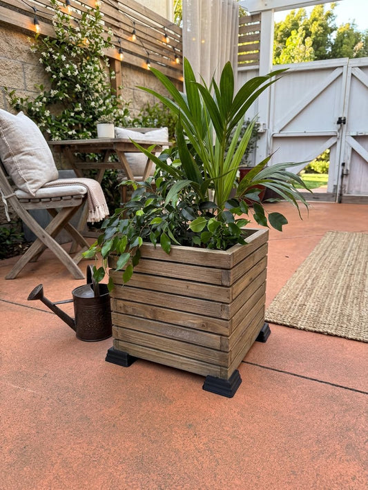 OAKENZ Planter Feet (4 Pack) – Pot Feet & Planter Risers for Square & Rectangular Planter Boxes – Deck Protector for Outdoor Pots – UV-Stable Recyclable Plastic (Black)