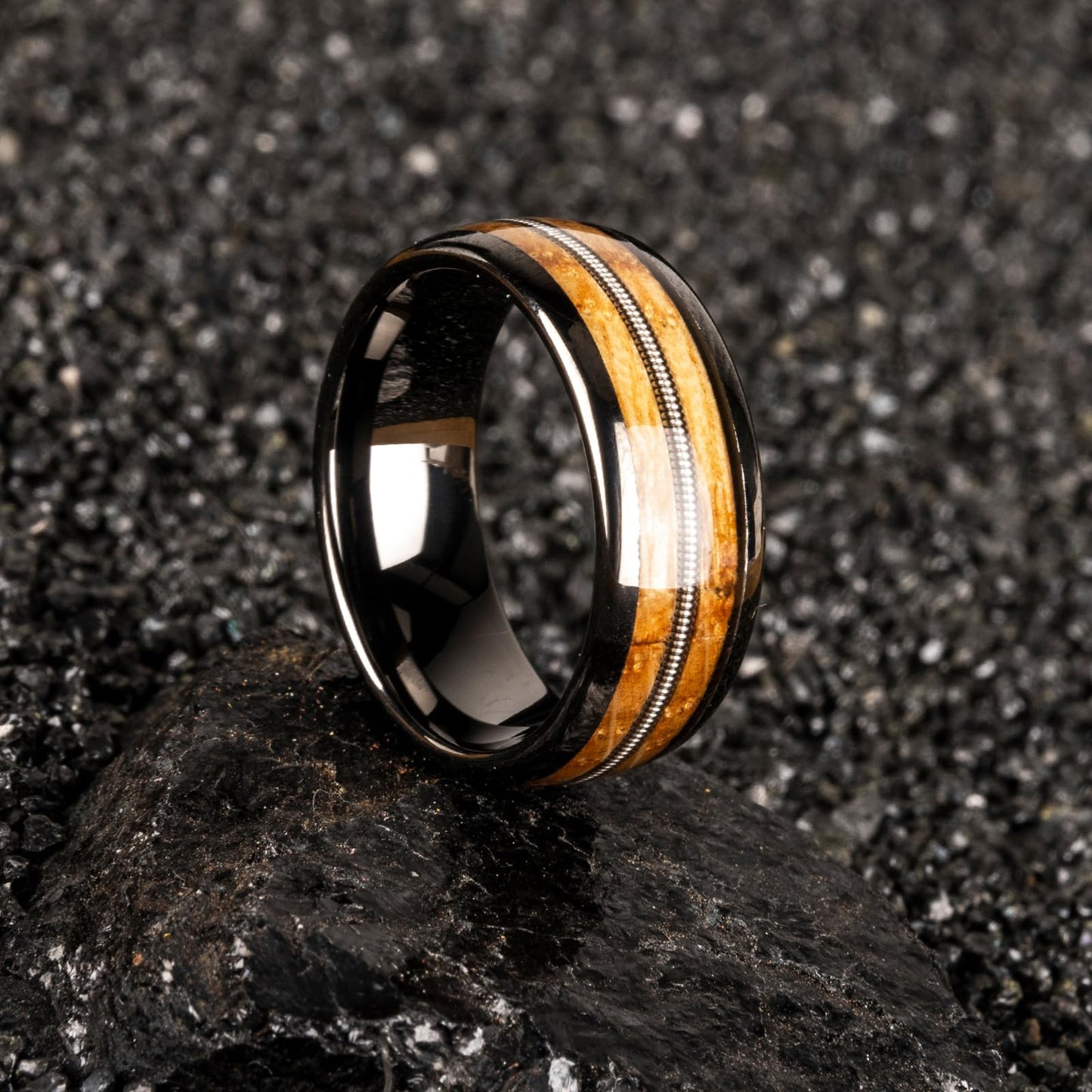 JEWPER 8mm Men Womens Wedding Band Tungsten Rings dark gun black Fashion Promise Carbide Inlaid Guitar Strings whiskey barrel wood Matte Finish Edge Comfort Fit Size(13)