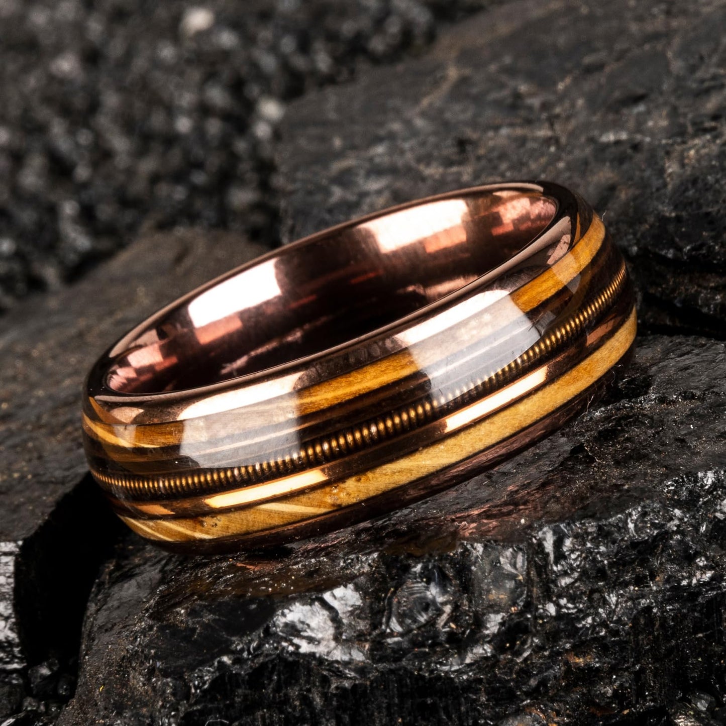 JEWPER 8mm Men Womens Wedding Band Tungsten Rings Brown Fashion Promise Carbide Inlaid Guitar Strings Whiskey Barrel Wood Matte Finish Edge Comfort Fit size 7-12(13)