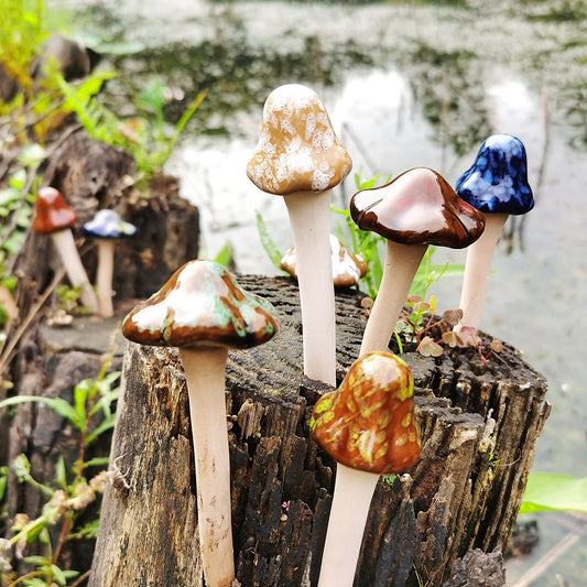 8PCS Ceramic Mushroom Garden Pot Decoration Mushroom Figurine Indoor and Outdoor Flowerpot Decoration Lawn Tree Ornaments Pottery
