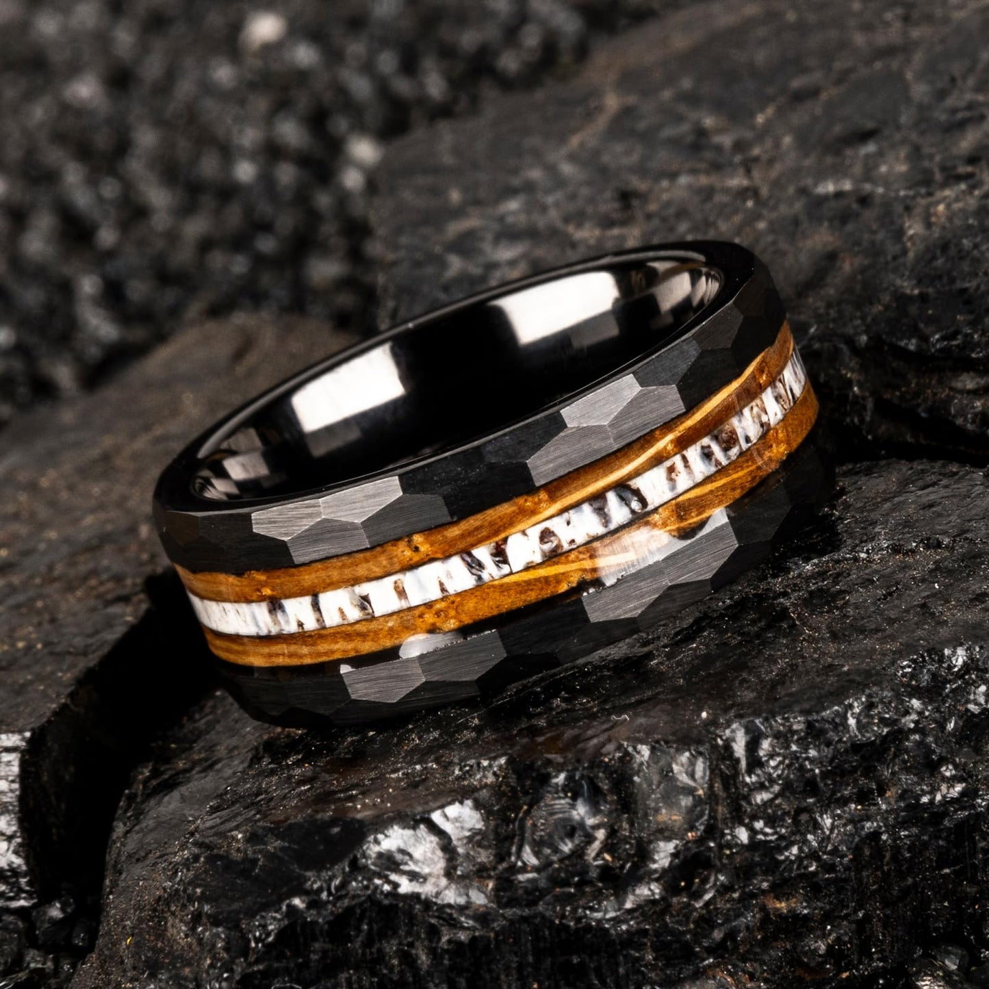 JEWPER 8mm Men Womens Wedding Band Tungsten Rings Black Hammer pattern Fashion Promise Carbide Inlaid Antlers Fire whiskey barrel wood Matte Finish Edge Comfort Fit Size(13)